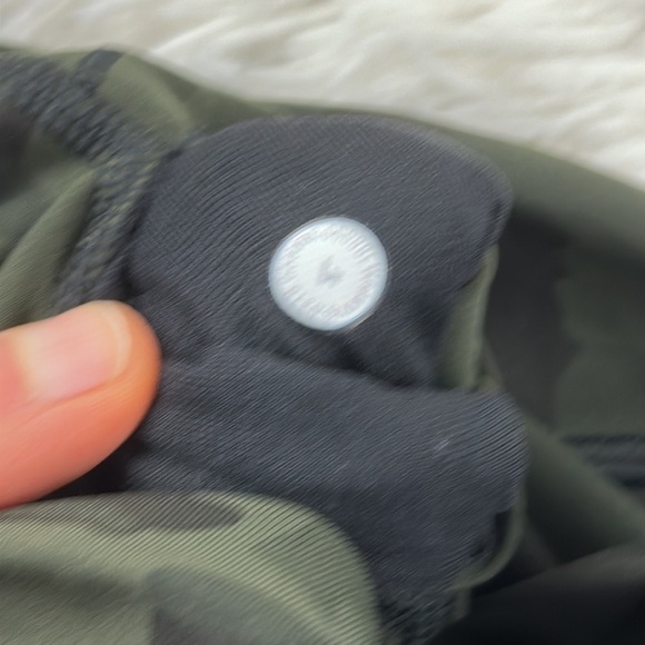 Lululemon Wunder Under Crop (High-Rise) *Full-On Luxtreme 21" Incognito Camo - Picture 5 of 7